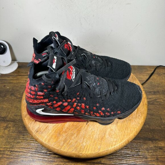 Nike Lebron 17 Infrared Black Red Basketball Mens Size 10 Shoes BQ3177-006 - Picture 1 of 9
